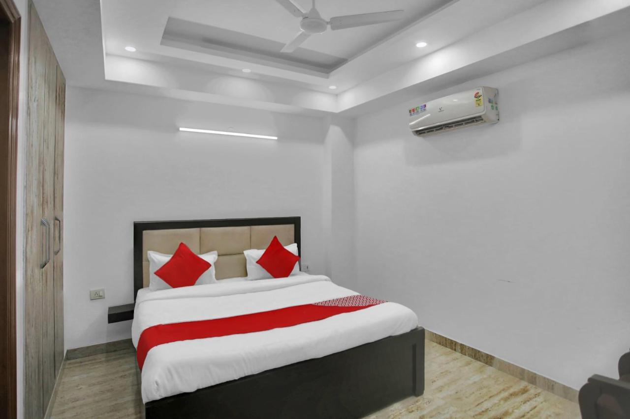 Oyo 82100 Golden Residency Noida Luaran gambar