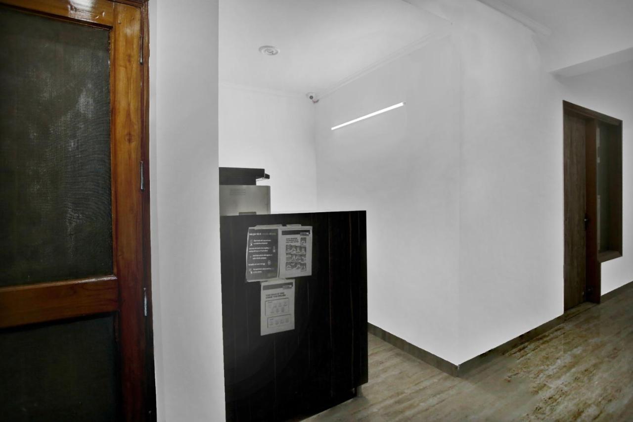 Oyo 82100 Golden Residency Noida Luaran gambar