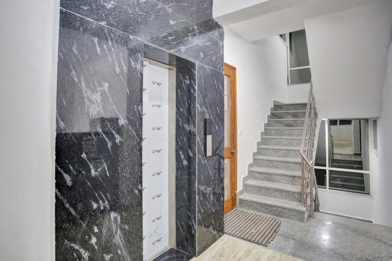 Oyo 82100 Golden Residency Noida Luaran gambar