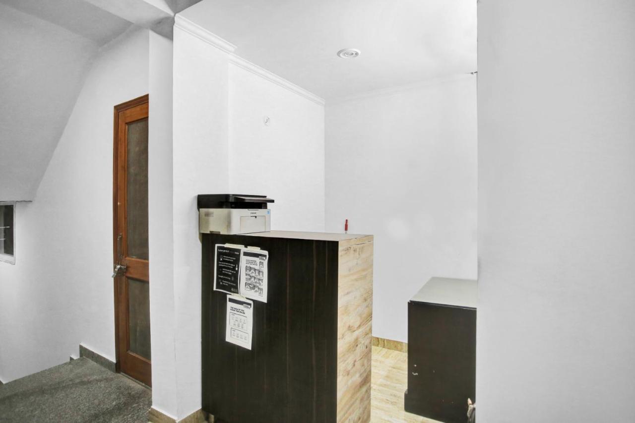 Oyo 82100 Golden Residency Noida Luaran gambar